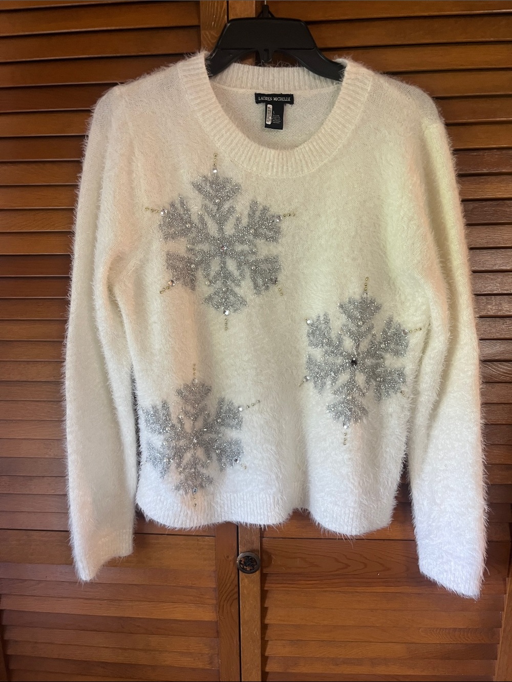 Lauren Michelle White Fuzzy Sweater with Silver Sequin Snowflakes Size L